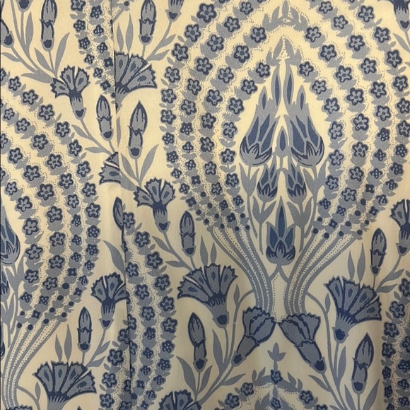 Flutter Sleeve Dress - Picture 4 of 5